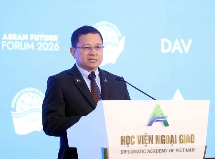 Thứ trưởng Thường trực Văn phòng Cố vấn Tổng thống về hòa bình, hòa giải và thống nhất của Philippines phát biểu. (Ảnh: An Đăng/TTXVN)
