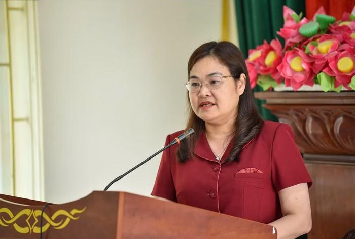 Bà Hà Lan Anh, Phó Chủ tịch tỉnh Ninh Bình thông tin về công tác chuẩn bị thi. (Ảnh: PV/Vietnam+)