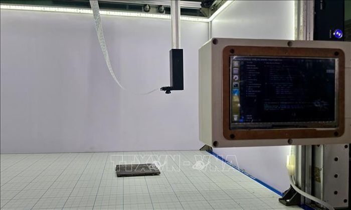“Mô hình robot camera 3 trục tịnh tiến” do Thạc sĩ Nguyễn Đức Tài nghiên cứu, chế tạo với lập trình điều khiển và xử lý ảnh bằng trí tuệ nhân tạo (AI).