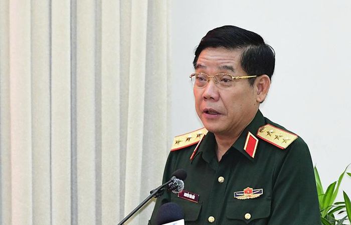 Thượng tướng Nguyễn Văn Gấu, Thứ trưởng Bộ Quốc phòng, Phó Trưởng Ban Chỉ đạo quốc gia phát biểu tại Hội thảo.