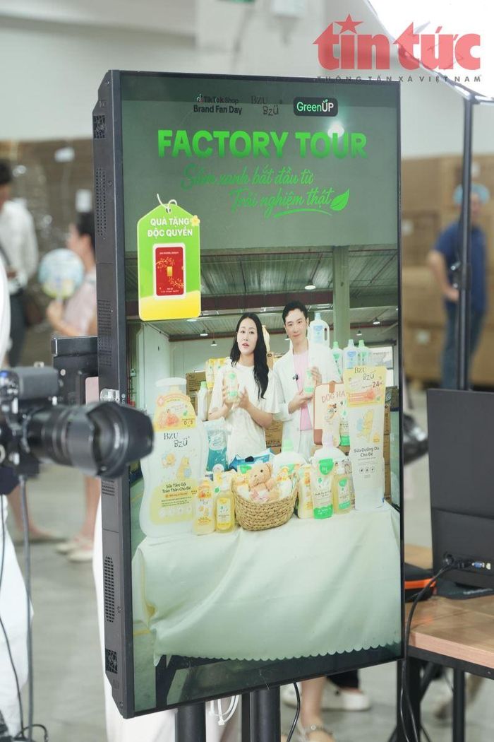 Hoạt động thương mại điện tử hướng đến tiêu dùng xanh.