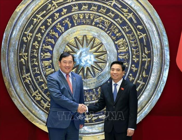 Phó Chủ tịch Quốc hội Nguyễn Doãn Anh tiếp ông Suos Yara, Chủ nhiệm Ủy ban Đối ngoại, Hợp tác quốc tế, Thông tin và Truyền thông Quốc hội Campuchia. Ảnh: Tuấn Anh/TTXVN