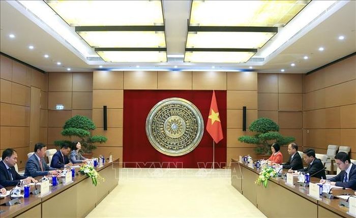 Phó Chủ tịch Quốc hội Nguyễn Doãn Anh tiếp Chủ nhiệm Ủy ban Đối ngoại, Hợp tác quốc tế, Thông tin và Truyền thông Quốc hội Campuchia. Ảnh: Tuấn Anh/TTXVN