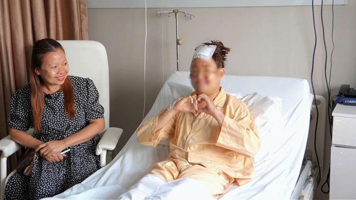 Sau 5 ngày điều trị, bệnh nhân tỉnh táo, không ghi nhận di chứng thần kinh và ăn nhai ổn định trước khi xuất viện. Ảnh: BV