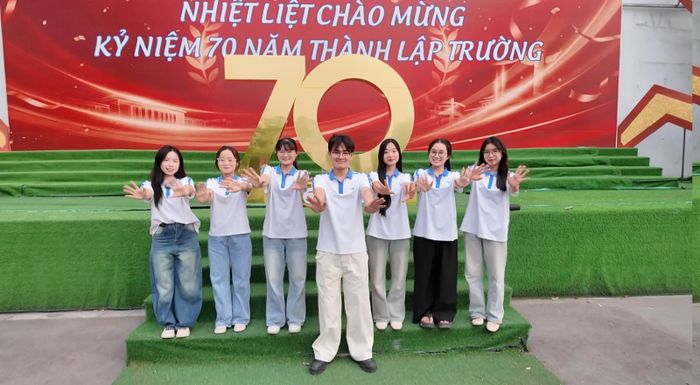 Đội ĐTN MOIT - UNETI sẵn sàng cho Cuộc thi Tìm hiểu lợi ích của xăng E10.