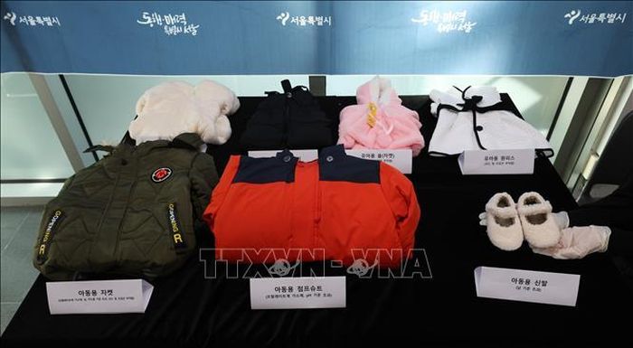 Hàng hóa dành cho trẻ em được bán trên các nền tảng thương mại điện tử Trung Quốc như AliExpress, Shein và Temu. Ảnh: Yonhap/TTXVN