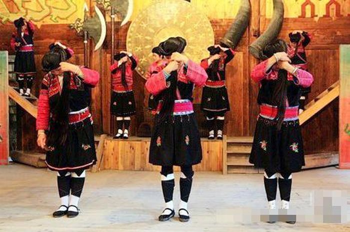 Những mái tóc dài mở ra cơ hội kinh doanh. Ảnh: Xinhua.