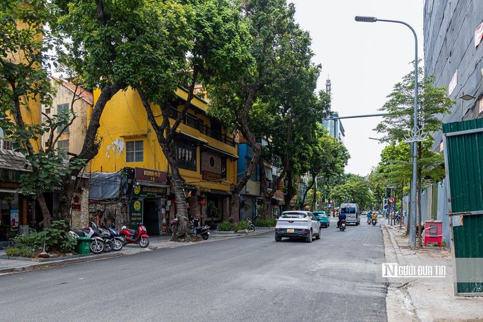 Các tuyến phố còn lại hiện đã hoàn thành lớp thảm bê tông nhựa thô và dự kiến hoàn tất công tác thảm mặt đường trước ngày 15/6.