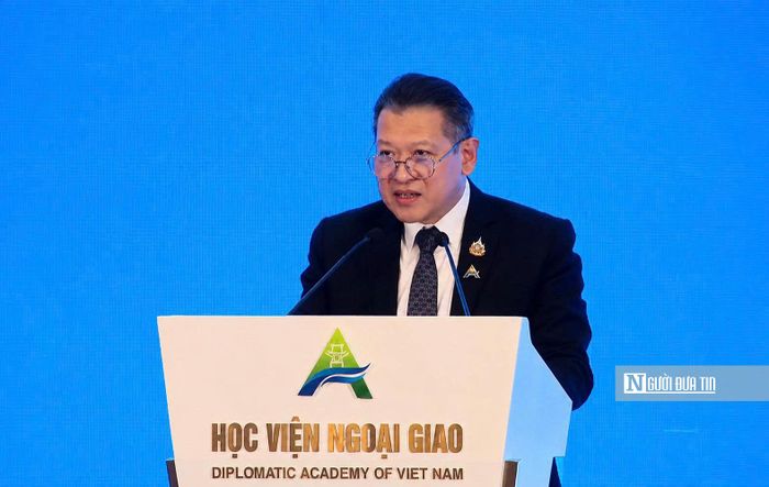Thứ trưởng Bộ Ngoại giao Thái Lan Sarun Charoensuwan.