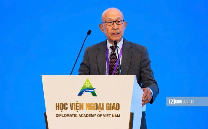 GS. Masahiro Kawai - Trường Cao học Chính sách công, Đại học Tokyo (Nhật Bản).