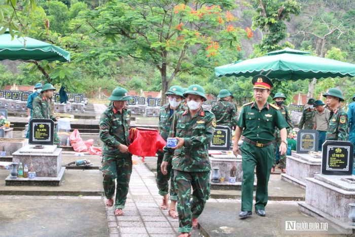 Đại tá Phan Quốc Hùng - Phó Chủ nhiệm chính trị Bộ Chỉ huy Quân sự tỉnh Nghệ An, đơn vị thường trực Ban chỉ đạo 515 tỉnh Nghệ An cho biết, trên địa bàn tỉnh có 2.478 mộ liệt sĩ chưa xác định được thông tin đang an táng tại 32 nghĩa trang liệt sĩ.
