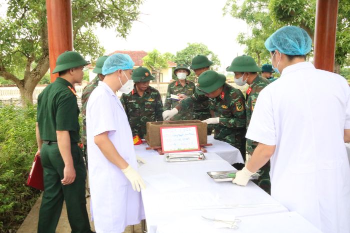 Một mẫu "đẹp" sẽ đủ điều kiện để lấy phục vụ giám định ADN, thắp lên hi vọng trả lại tên cho liệt sĩ. Quá trình khai quật, lấy mẫu, quản lý, bảo quản, vận chuyển và bàn giao mẫu hài cốt liệt sĩ được thực hiện khép kín, đúng quy trình chuyên môn. Đồng thời, thông tin về phần mộ, mẫu hài cốt liệt sĩ được số hóa, cập nhật vào cơ sở dữ liệu phục vụ công tác quản lý, đối chiếu và xác định danh tính trong thời gian tới.