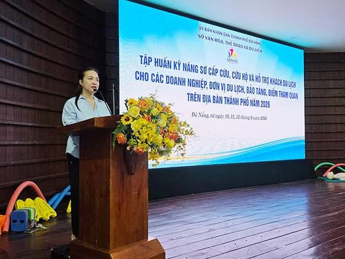 Phó Giám đốc Sở VH-TT&DL Đà Nẵng phát biểu khai mạc khóa tập huấn.