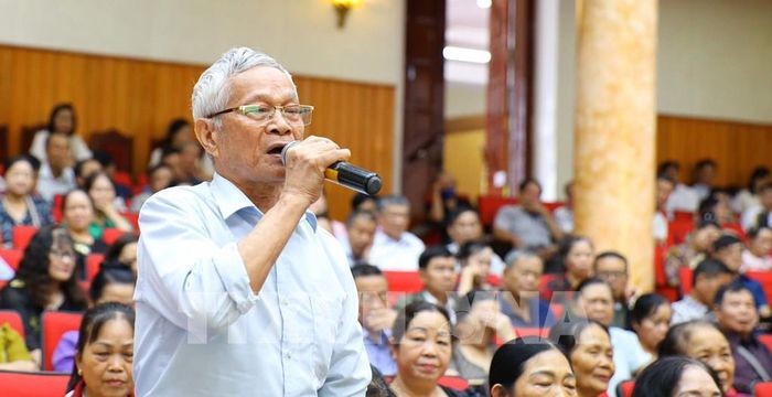 Đại biểu phường Điện Biên Phủ, tỉnh Điện Biên phát biểu ý kiến tại hội nghị “Nghe dân nói”. Ảnh: Phan Quân - TTXVN