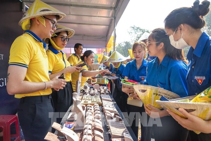 Công tác tư vấn, hỗ trợ từ sớm là một trong những giải pháp quan trọng giúp học sinh lựa chọn đúng hướng đi cho tương lai. Ảnh: Giang Phương - TTXVN