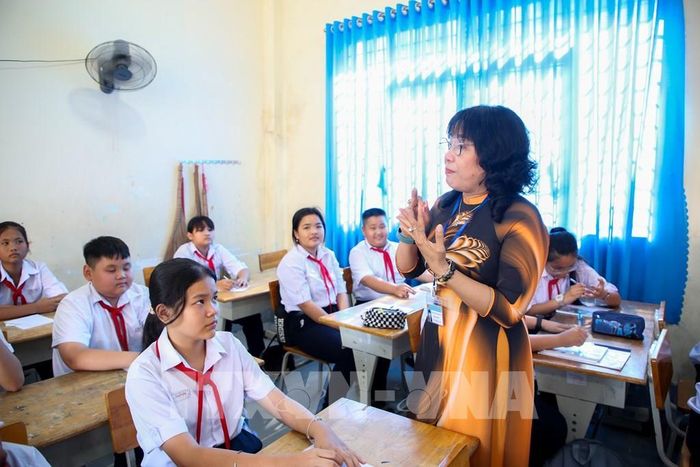Hoạt động hướng nghiệp được lồng ghép trong chương trình giáo dục giúp học sinh sớm định hình lựa chọn nghề nghiệp tương lai. Ảnh: Giang Phương – TTXVN