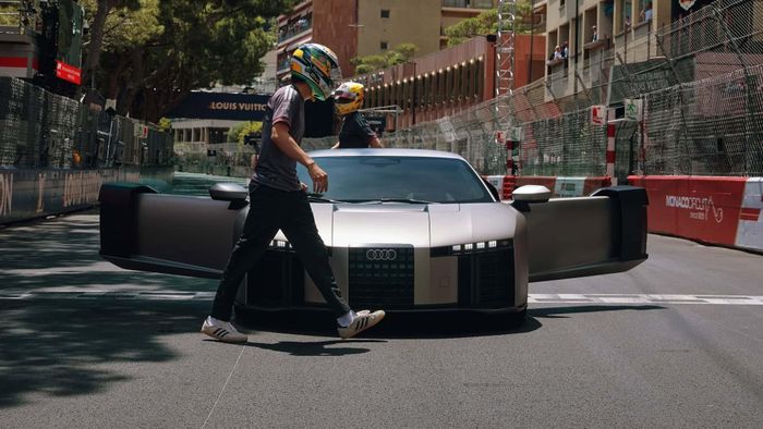 Hai tay đua Nico Hülkenberg và Gabriel Bortoleto thay nhau cầm lái mẫu xe Audi Nuvolari.