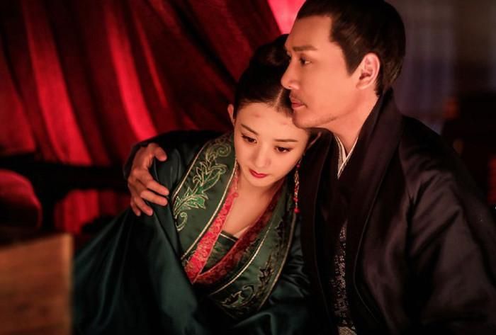 Minh Lan Truyện nhiều năm qua vẫn được xem là tác phẩm tiêu biểu của dòng phim gia đấu. Không cần những tình tiết quá kịch tính, bộ phim chinh phục người xem bằng câu chuyện đời thường, sự trưởng thành của nữ chính và những mối quan hệ gia đình được xây dựng tinh tế. Các chi tiết về lễ nghi, phục sức và sinh hoạt cũng được tái hiện công phu, tạo cảm giác chân thực.