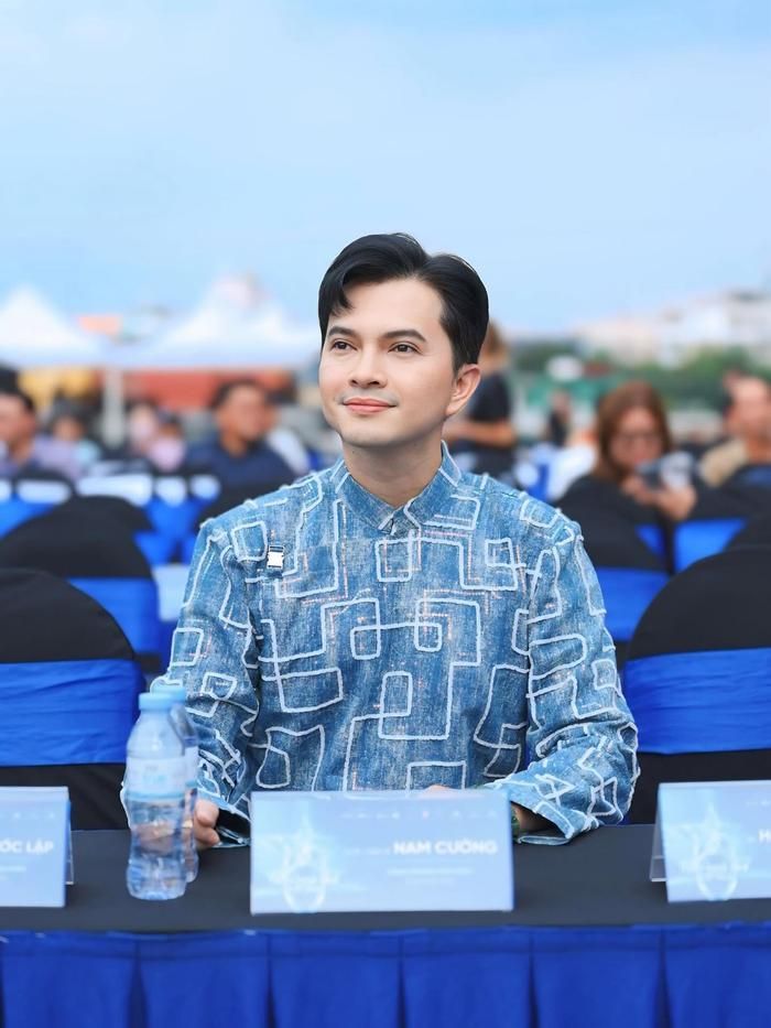 Ngoài ca hát, ca sĩ Nam Cường còn tham gia diễn xuất, MC và ngồi ghế nóng cho một số cuộc thi.