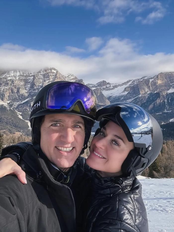 Katy Perry và Justin Trudeau lần đầu vướng tin đồn tình cảm vào tháng 7/2025.