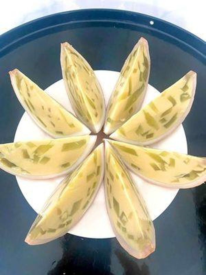 Món rau câu trái dừa.