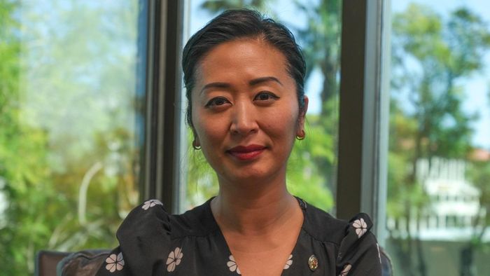 Bà Helen Trần