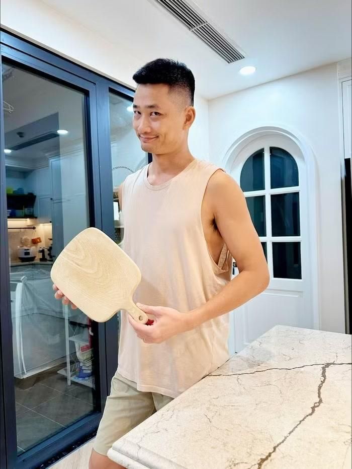 Nội thất căn hộ chủ yếu sử dụng các gam màu sáng tạo cảm giác rộng rãi và thoáng đãng