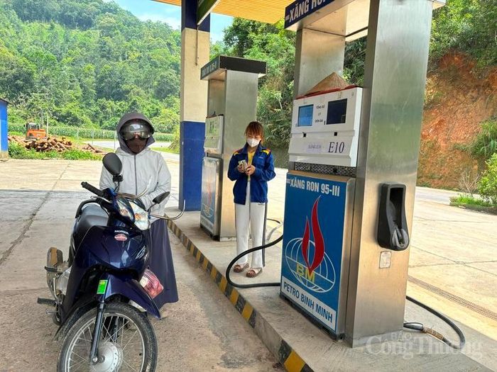 Xăng E10 được triển khai trên toàn quốc từ ngày 1/6/2026 và đã nhận được phản hồi tích cực từ người dùng. Ảnh: Phong Lâm