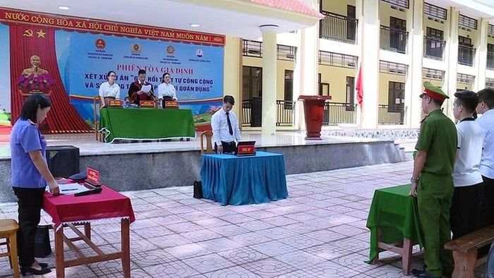 Phiên tòa giả định mang đến bài học sâu sắc về trách nhiệm, ý thức và sự tuân thủ pháp luật trong lứa tuổi học đường.