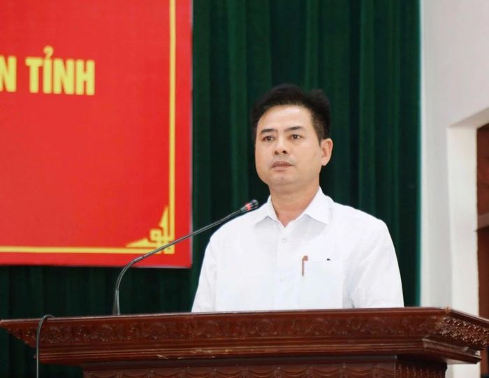 Cử tri phường Quảng Phú đề xuất ý kiến tại hội nghị.
