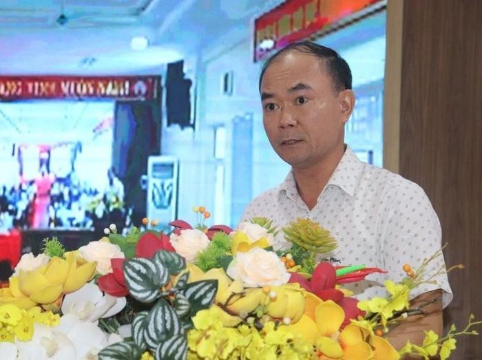 Đại diện lãnh đạo Sở Văn hóa, Thể thao và Du lịch trực tiếp giải đáp, làm rõ một số ý kiến, kiến nghị thuộc thẩm quyền.