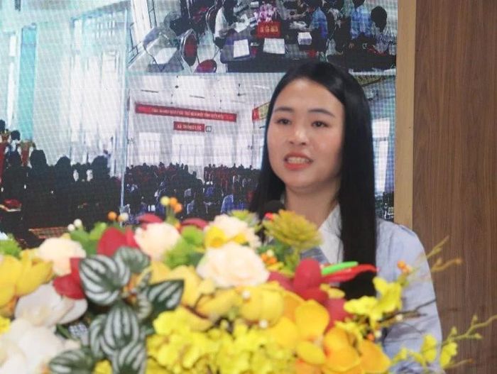 Đại biểu Vi Thị Thanh Bình báo cáo kết quả giải quyết ý kiến, kiến nghị của cử tri gửi đến Kỳ họp thứ I, HĐND tỉnh khóa XIX, nhiệm kỳ 2021-2026; Thông báo dự kiến chương trình kỳ họp thường lệ giữa năm 2026 HĐND tỉnh khóa XIX, nhiệm kỳ 2026-2031.
