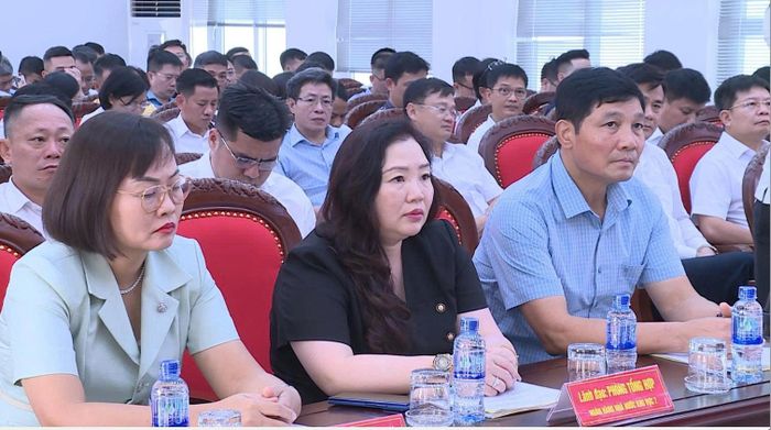 Các đại biểu dự hội nghị.