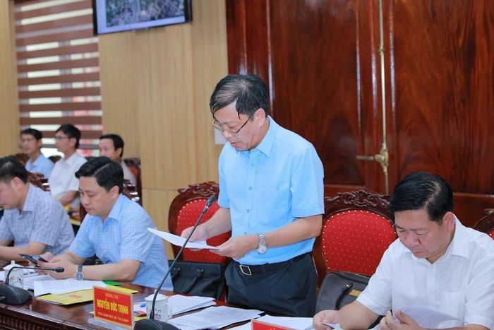 Đại diện UBND tỉnh trình bày báo cáo.