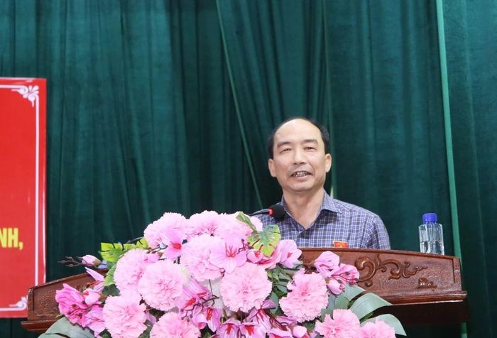 Đại biểu Lê Tiến Lam, Ủy viên Ban Thường vụ Tỉnh ủy, Phó Chủ tịch Thường trực HĐND tỉnh giải trình một số ý kiến của cử tri tại hội nghị.