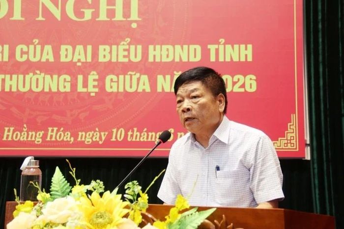 Cử tri xã Hoằng Hóa kiến nghị tại buổi tiếp xúc cử tri.