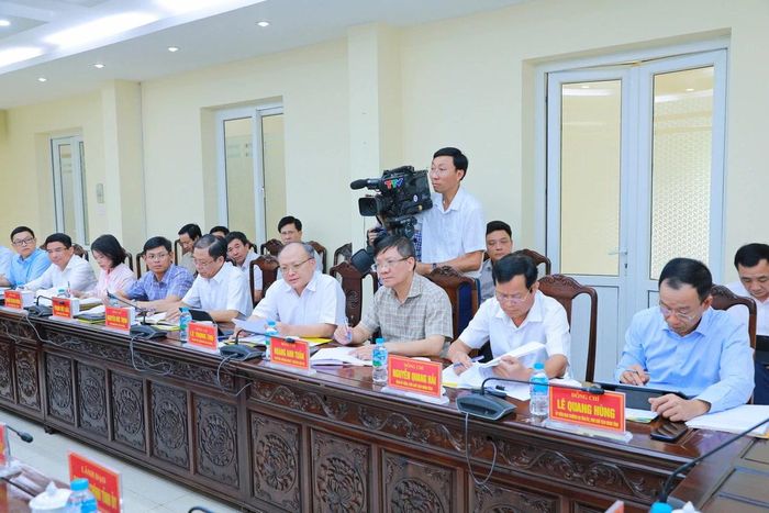 Đại biểu dự buổi làm việc.