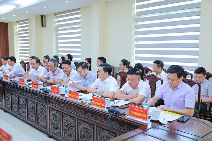 Đại biểu dự buổi làm việc.