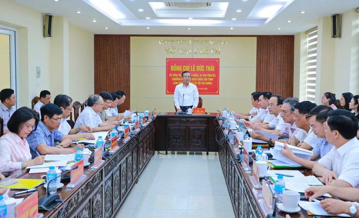 Bí thư Tỉnh ủy, Trưởng Đoàn ĐBQH tỉnh Lê Đức Thái làm việc với Sở Tài chính.