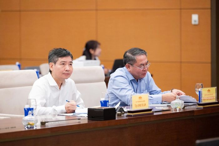 Đại diện lãnh đạo các cơ quan, đơn vị tham dự phiên họp. Ảnh: Quốc hội.