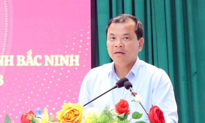 Phó Chủ tịch UBND tỉnh Phan Thế Tuấn phát biểu tiếp thu ý kiến kiến nghị của cử tri phường Đa Mai.