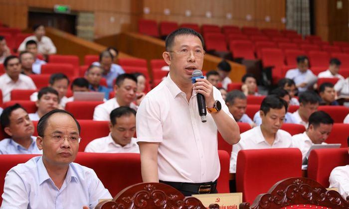 Đồng chí Vương Tuấn Nghĩa, Bí thư Đảng ủy phường Tiền Phong phát biểu.