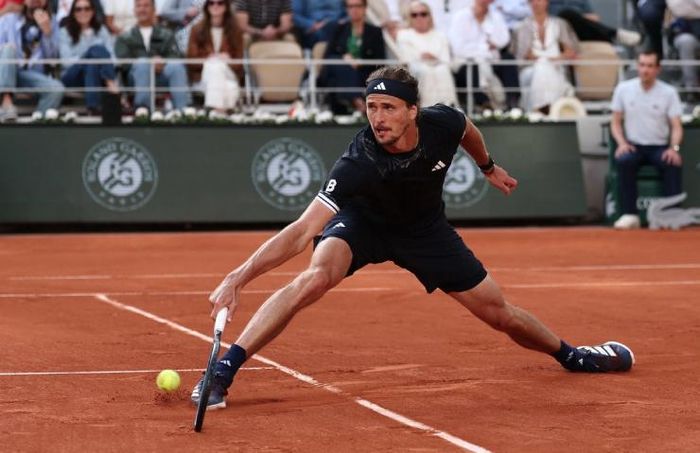 Zverev thừa nhận cơn chuột rút ở set 4 giúp anh gạt qua áp lực và thi đấu thoải mái hơn ở set 5