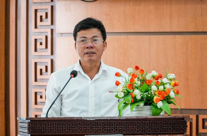 Trưởng ban Nội chính Thành ủy Võ Công Chánh quán triệt các văn bản mới về công tác nội chính. Ảnh: HỒ QUÂN