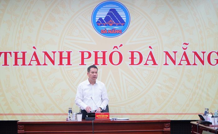 Chủ tịch UBND thành phố Nguyễn Mạnh Hùng phát biểu tại buổi làm việc. Ảnh: VINH ANH