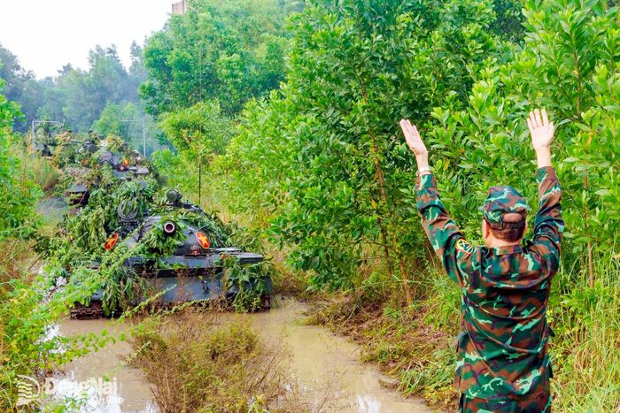Bộ đội Lữ đoàn 26 huấn luyện trong các điều kiện khắc nghiệt. Ảnh: Phan Hòa