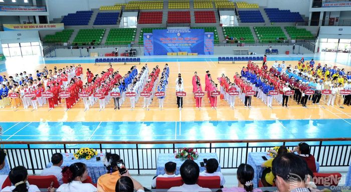 Toàn cảnh lễ khai mạc Giải Thể dục dưỡng sinh Đại hội Thể dục thể thao thành phố Đồng Nai lần thứ I năm 2026. Ảnh: Quang Xuân