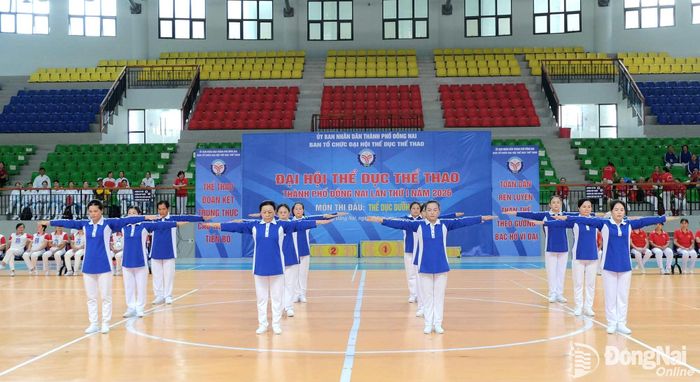 Các đội tham gia thi đấu giải. Ảnh: Quang Xuân
