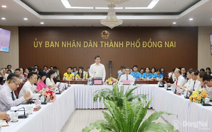 Ủy viên dự khuyết Ban Chấp hành Trung ương Đảng, Thứ trưởng Bộ Khoa học và Công nghệ Bùi Hoàng Phương phát biểu tại hội nghị. Ảnh: Hải Quân