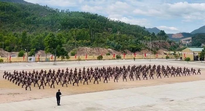  Trình diễn điều lệnh quân sự, võ thuật, Công an nhân dân. Ảnh: An Khang 